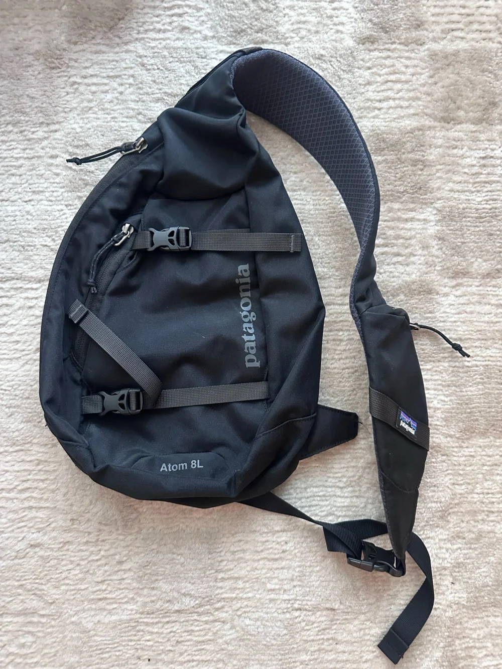 Patagonia Black Atom 8L Sling Belt Bag - Picture 1 of 1
